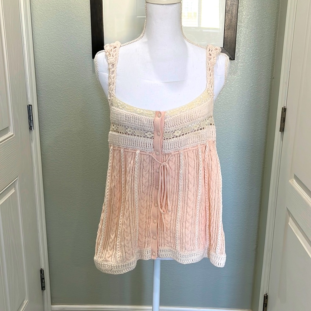 Free People Crocheted Tank Top w/ delicate detailing. Size l